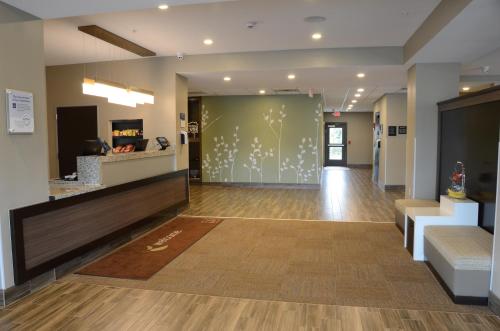 MainStay Suites Bowling Green North - image 3
