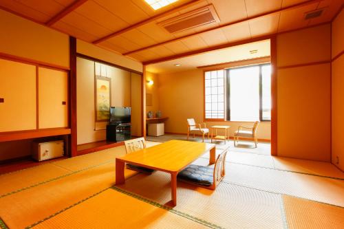 Japanese-Style Room