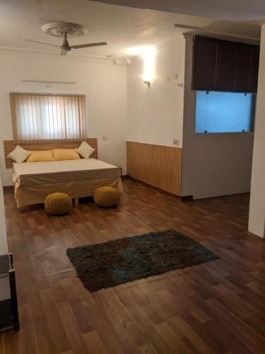 Rithoj - cozy,spacious,luxury washrooms,kitchen,free wifi,bonfire