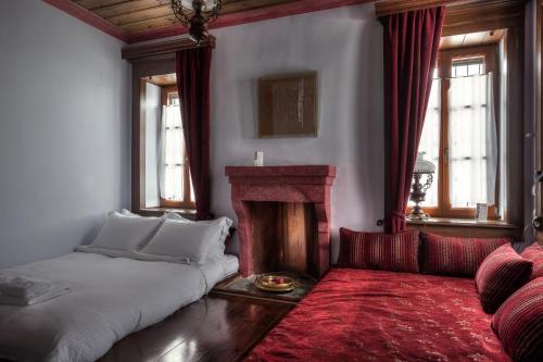 Nymfes Hotel - image 9