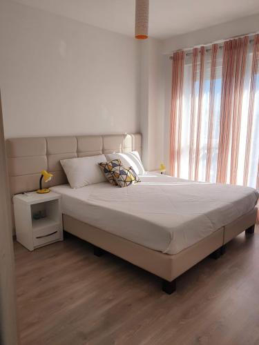 Rovena's Apartment - free parking, Tirana (foto 4)