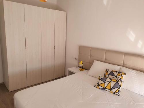 Rovena's Apartment - free parking, Tirana (foto 5)
