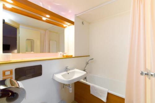 CONTACT-HOTEL Prest'hôtel EPINAL - Chavelot