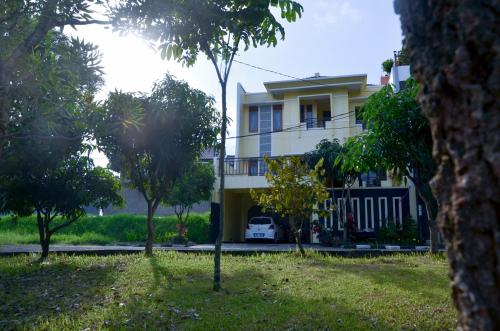 Rumah Kuning Bandung