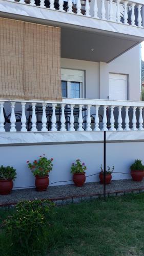  Nymfes House. in Sykia