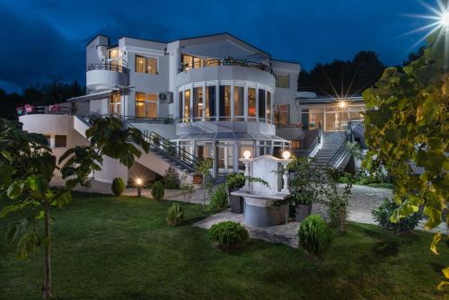 . Вила Франк/Villa Frank