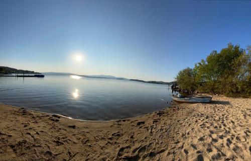 Lingkungan sekitar, Chata pod javorem in Frymburk