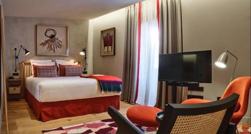 Book the Deluxe Double Room Deluxe Double Room