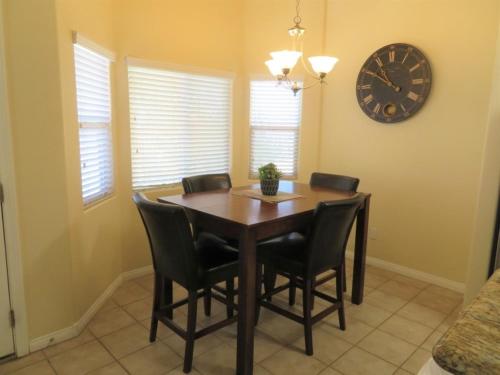 3 Bedroom condo in Mesquite #406 - image 8