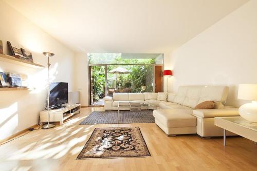 3 bedrooms apartement with furnished terrace and wifi at Barcelona 3 km away from the beach