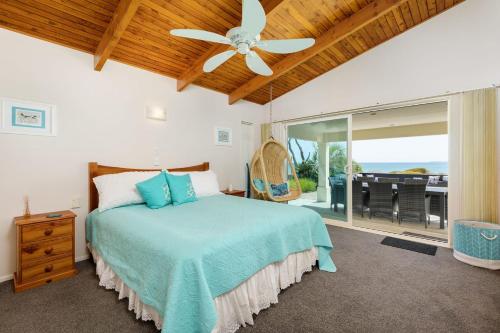 Absolute Beachfront on Peaceful Karewa Parade