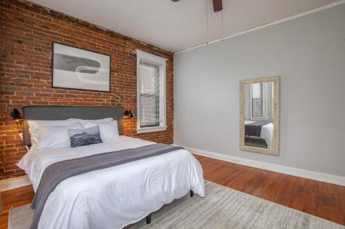 Spacious CWE 3BR near BJC by Zencity - image 2
