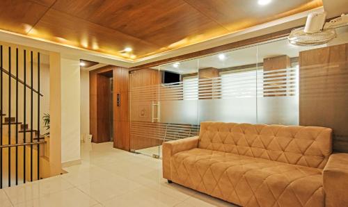 Itsy By Treebo - Deluxe Inn - 5 km away from MA Chidambaram Stadium, Chennai