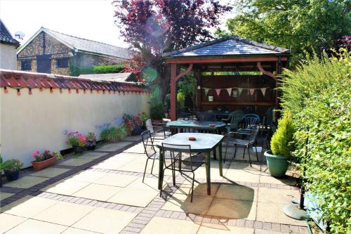 The White Horse - image 4