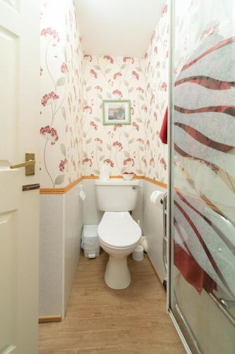 Bathroom, The Foresters Guest House in Inverkip