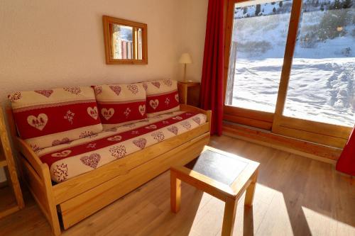 Guestroom, Residence Le Lac Blanc in Meribel Mottaret