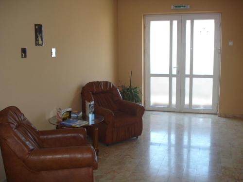 Pensiunea Fines - image 8