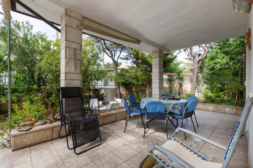 El Buen Retiro - image 11
