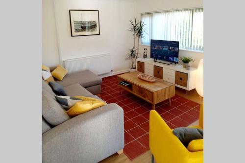Cherry Cottage - Perfect base for two in beautiful Pembrokeshire in 比蓋利