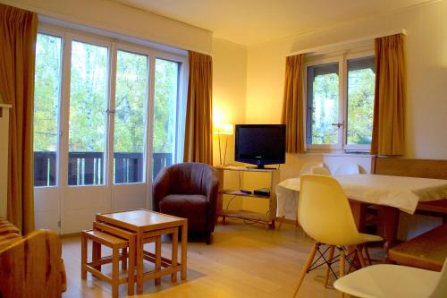  Cozy & Charming on Golf Course, Arlequin, Unterkunft in Crans-Montana