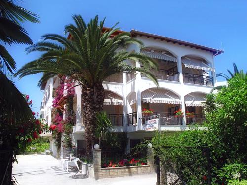  Stella Rooms, Pension in Neos Marmaras