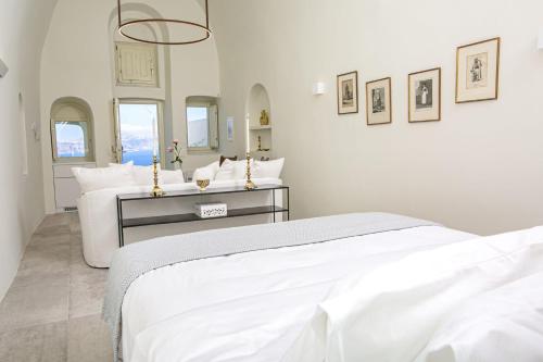 Elegant Santorini Villas Villas Aloia Private Hot Tub Air Conditioning 1 Bedrooms Oia - image 2