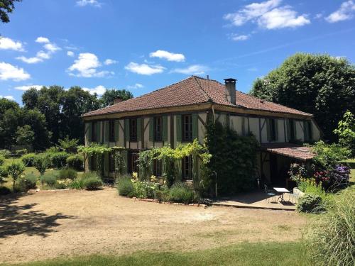 Big and beautiful 6 bedroom house in Aquitaine gîte à louer Harribey