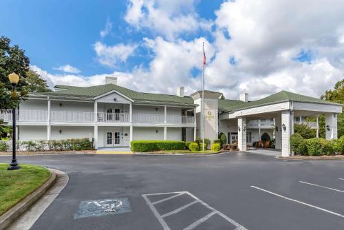 Quality Inn Fayetteville Near Historic Downtown Square