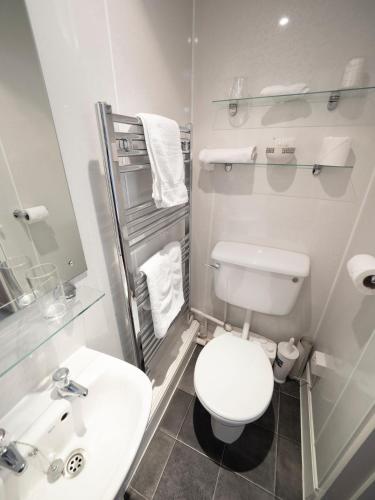 Single room, shower