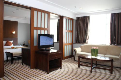 room detail thumbnail 1