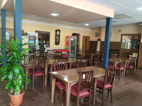 Hostal agripino y Restaurante asiático 5