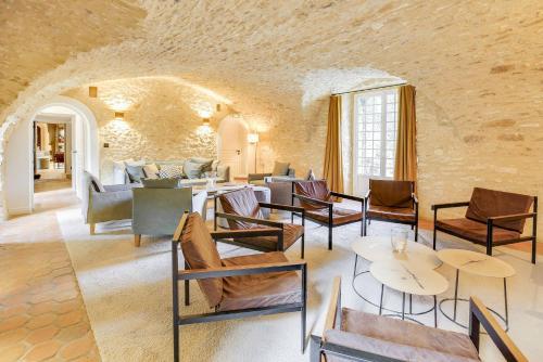 Chateau De Villiers-Le-Mahieu in Montfort-l'Amaury