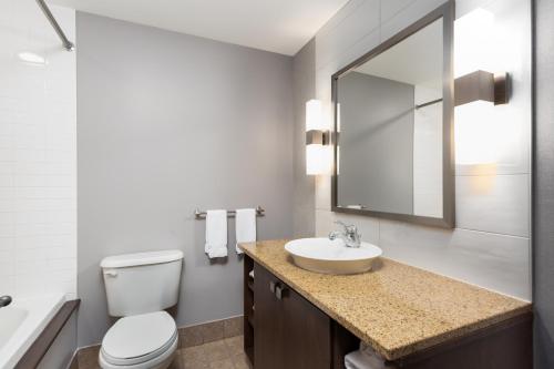 Ermitage du Lac - Les Suites Tremblant Room Type - Standard Queen Room