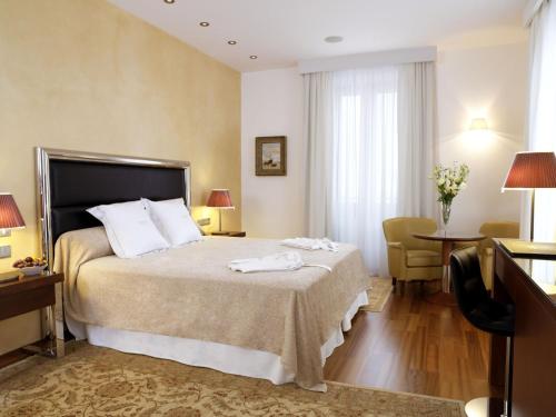 2 twin beds