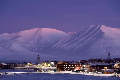 Svalbard Hotell | Polfareren in Λόνγκγιαρμυεν