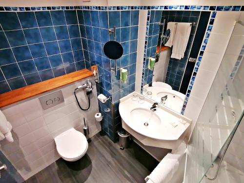 Best Western Marseille Aeroport - image 11