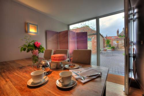 Strattons Hotel - image 14