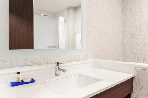 Holiday Inn Express & Suites Chicago OHare Airport, an IHG Hotel in Des Plaines, USA