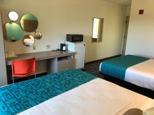 Red Lion Inn & Suites Elk Grove Village in Elk Grove Village, USA