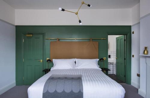 Double room, deluxe, shower