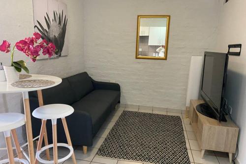 Centurion Fully furnished lock up&go 1 bedroom apartment