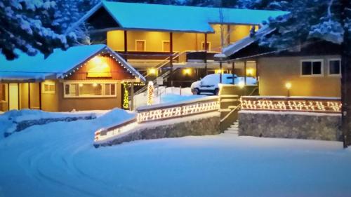 Holiday Haus - Accommodation - Mammoth Lakes