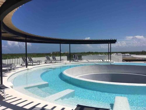 PH Studio Private Rooftop Pool GYM