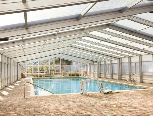A Stunning Riverfront Retreat on Edisto Island - image 3