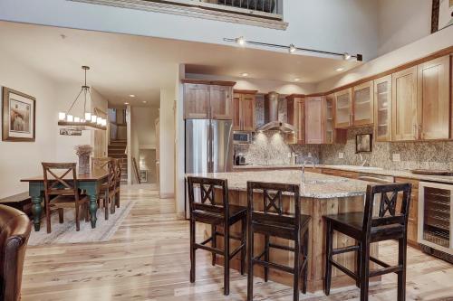 Placer Ridge Townhome Great Location and Finishes in Breckenridge, USA