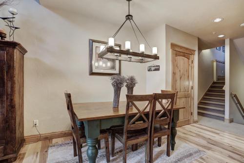 Placer Ridge Townhome Great Location and Finishes in Breckenridge, USA