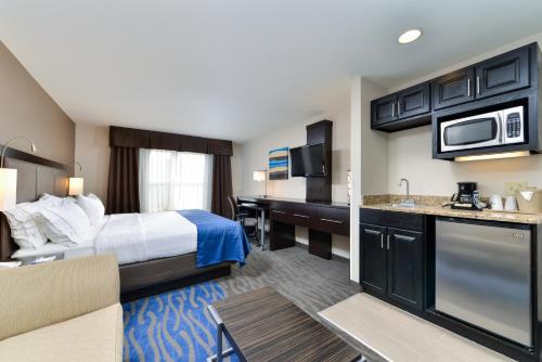 Holiday Inn Express Hotel & Suites St. Louis West-O'Fallon, an IHG Hotel