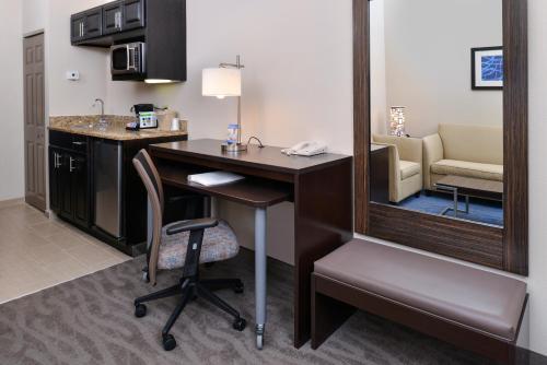 Holiday Inn Express Hotel & Suites St. Louis West-O'Fallon, an IHG Hotel