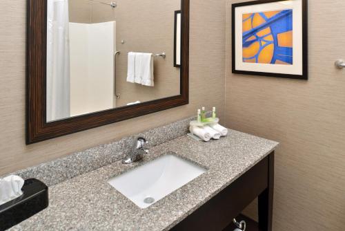 Holiday Inn Express Hotel & Suites St. Louis West-O'Fallon, an IHG Hotel