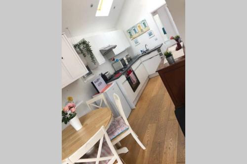 Entire Bungalow & lovely views(Near Henley) in London